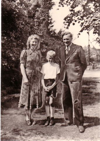 Meine Eltern und mein Bruder Hans.